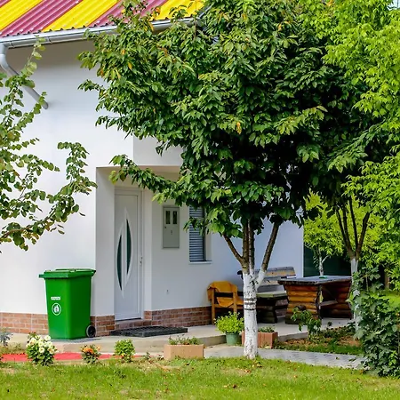 River 6 Villa